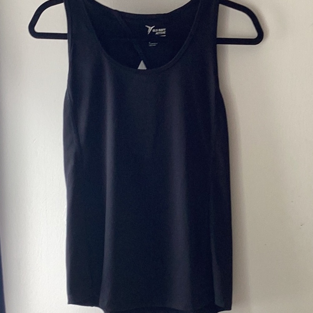 OLD NAVY ACTIVE GO-DRY TOP
